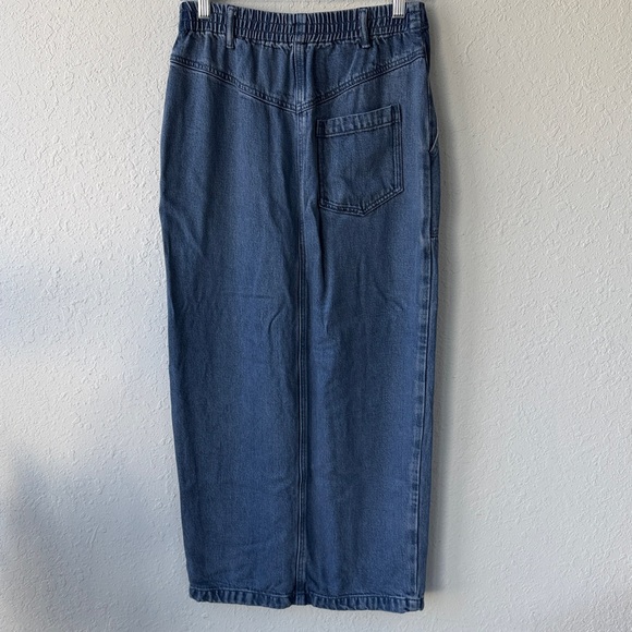 YFB Denim Midi Skirt With Brass buttons and soft material. Women’s Size M - Picture 9 of 12